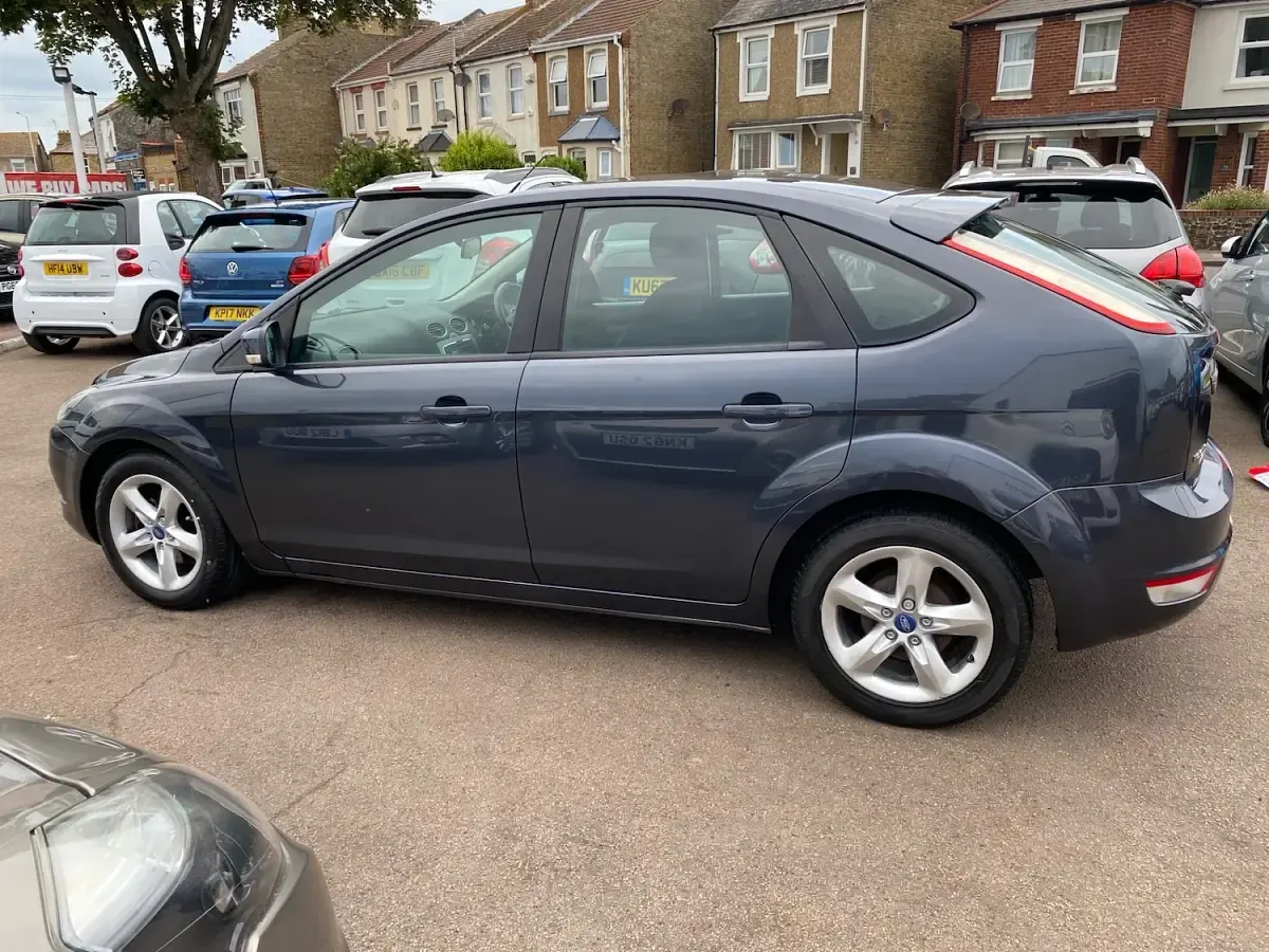 Used Ford Focus Zetec 100 HP (73 kW) 2008 Grey Hatchback