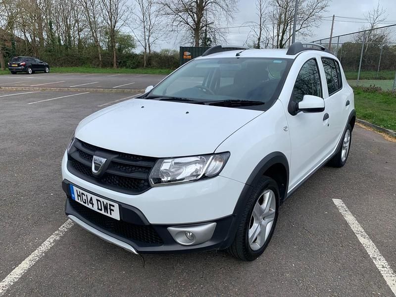 Used Dacia Sandero Ambiance 90 HP (66 kW) 2014 White Hatchback
