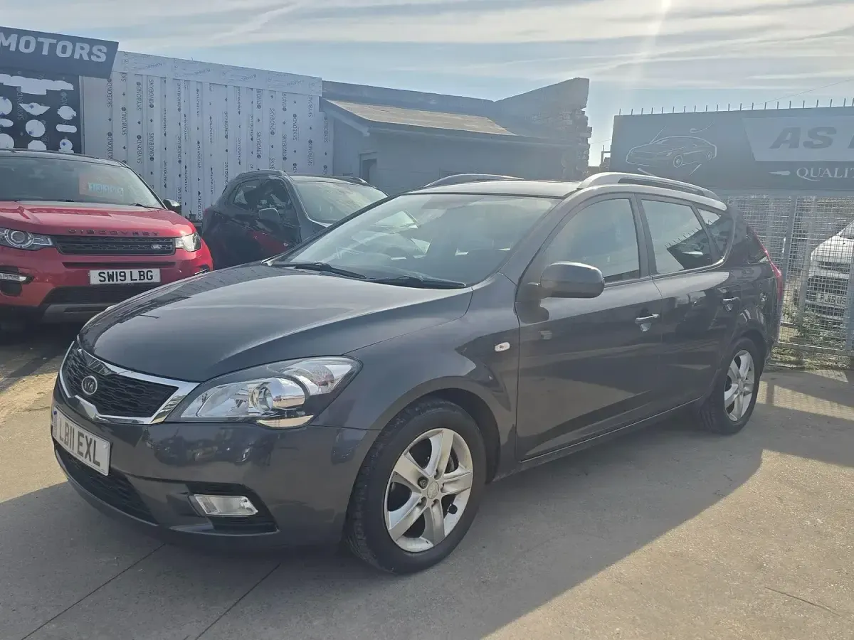 Used Kia Ceed 126 HP (92 kW) 2011 Grey Hatchback