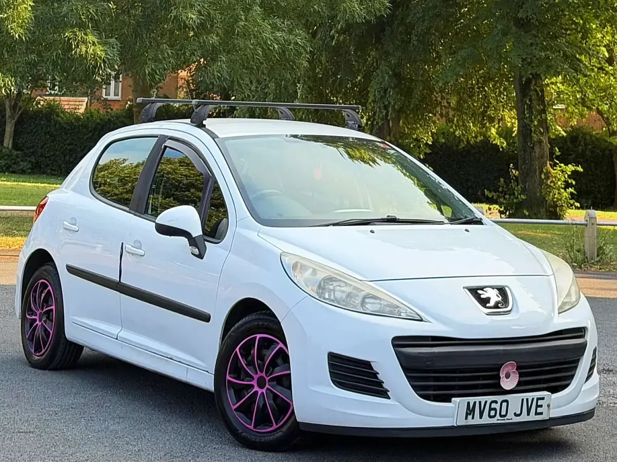 Used Peugeot 207 S 92 HP (67 kW) 2010 White Hatchback