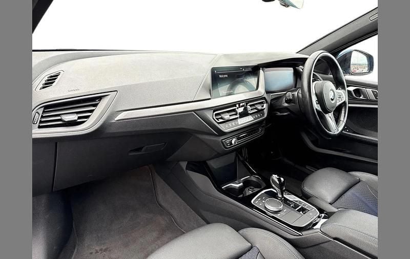 Used BMW 118 M Sport 134 HP (98 kW) 2023 Blue Hatchback