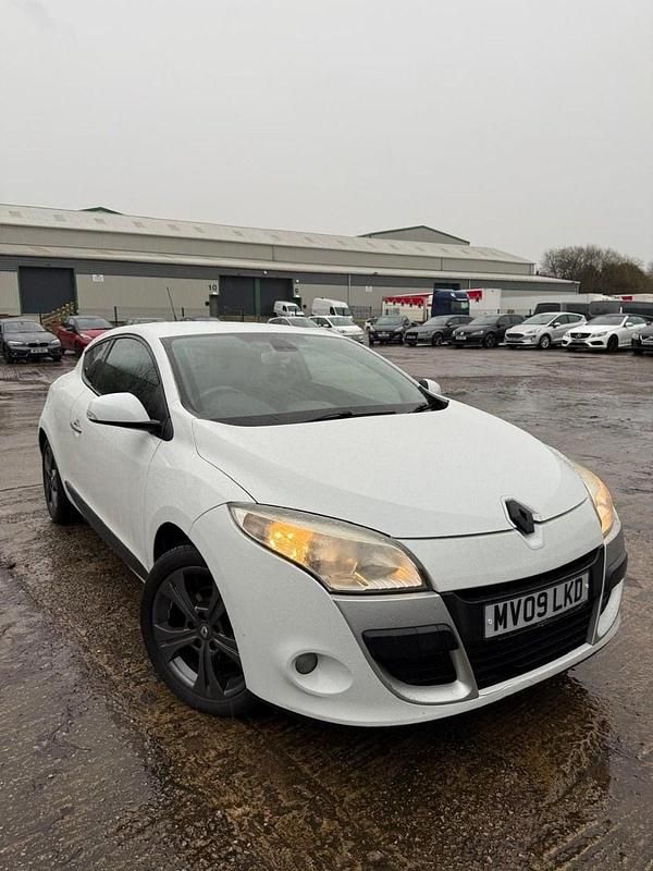 White Used 2009 Renault Mégane Coupé Dynamique Coupe | £1,750 - Image 1/4