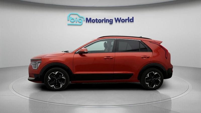 Used Kia e-Niro 147 kW (201 HP) 2023 Orange SUV