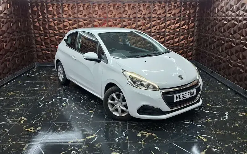 Used Peugeot 208 Active 68 HP (50 kW) 2016 Hatchback
