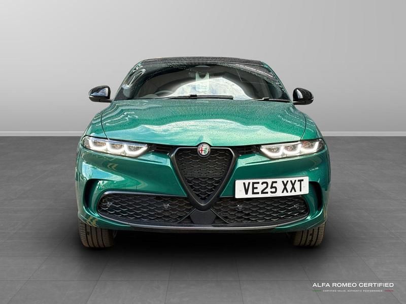 Green New 2025 Alfa Romeo Tonale SUV | £41,940 (Expensive) - Image 1/4