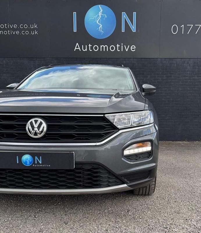 Used VW T-Roc SE 115 HP (84 kW) 2019 Grey SUV