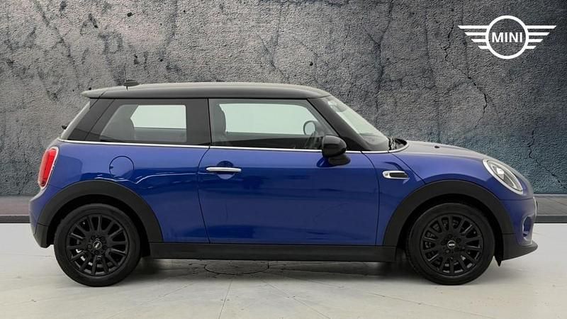 Usado Mini Cooper Hatch 134 CV (98 kW) 2018 Azul Utilitario