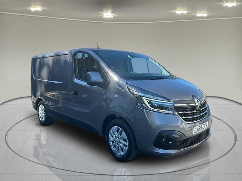 Oyster grey Used 2019 Renault Trafic MPV | £14,250 (Fair price) - Image 1/4