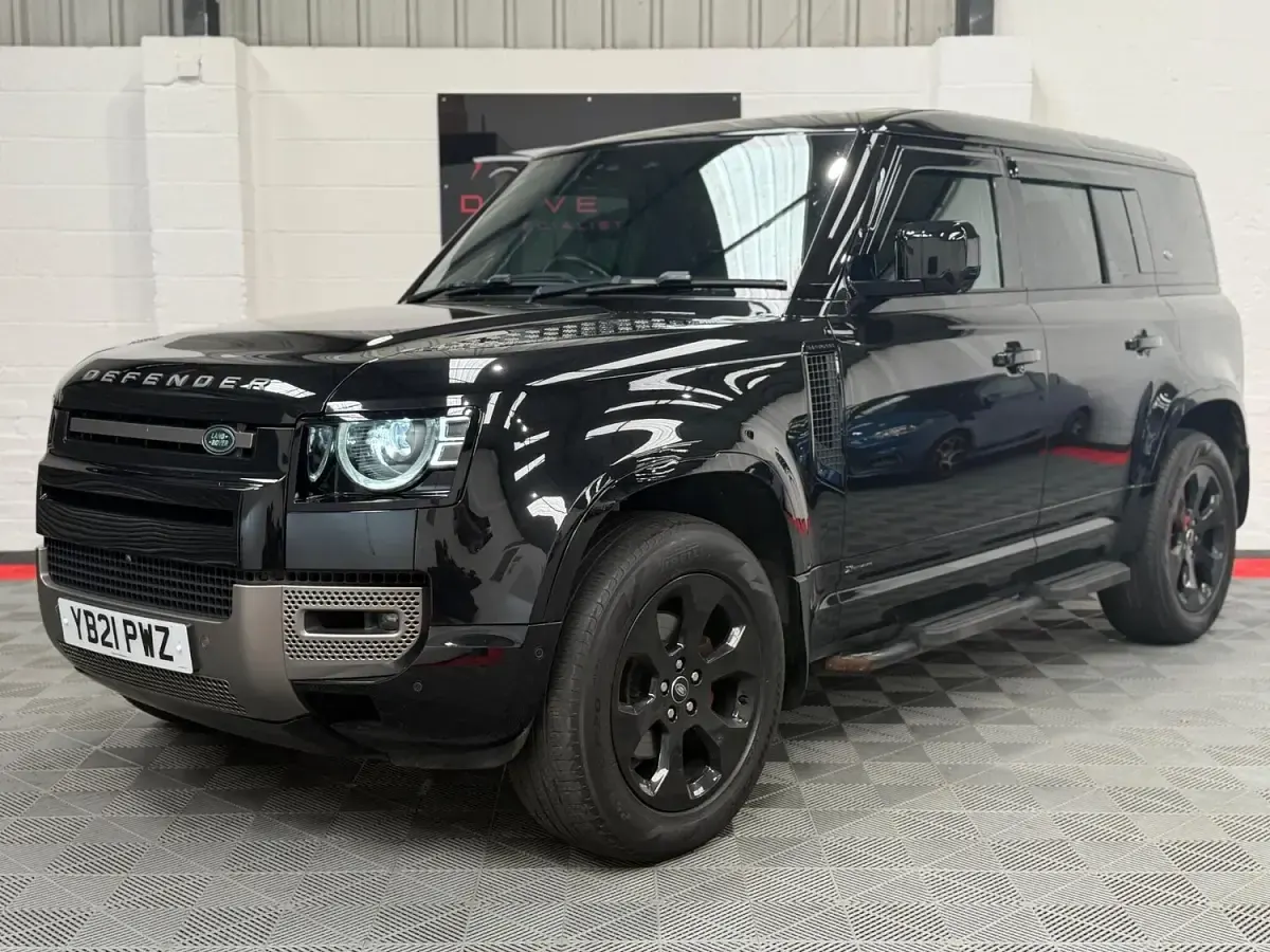 Used Land Rover Defender SE Dynamic 2021 Black SUV