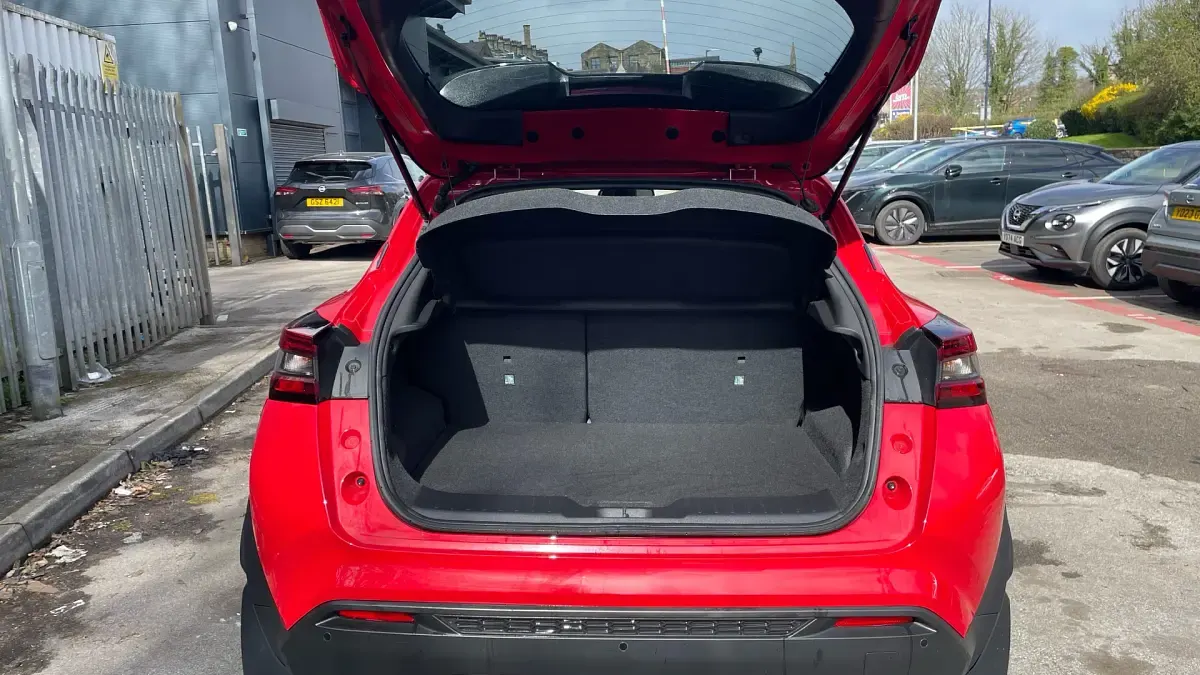 Used Nissan Juke Tekna 114 HP (83 kW) 2022 Red SUV