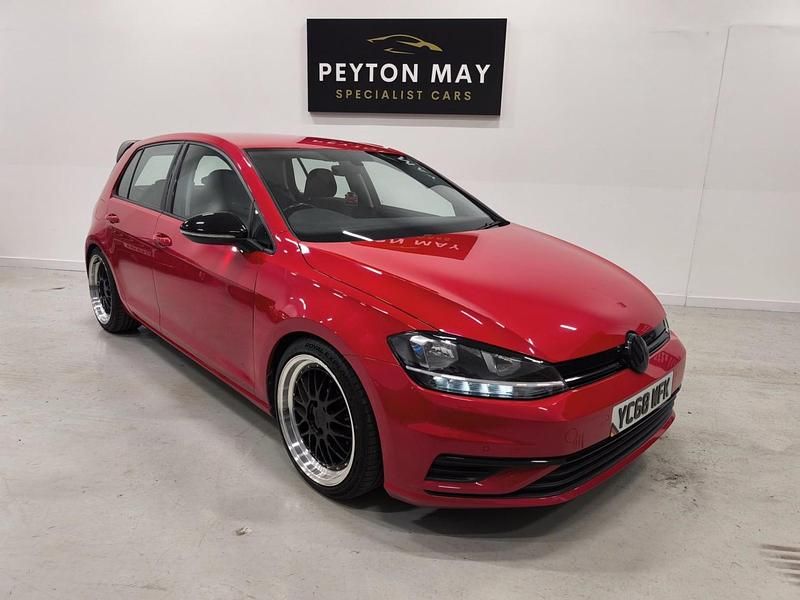 Used VW Golf VII SE 130 HP (95 kW) 2018 Red Hatchback