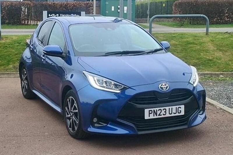 Used Toyota Yaris Hybrid Design 2023