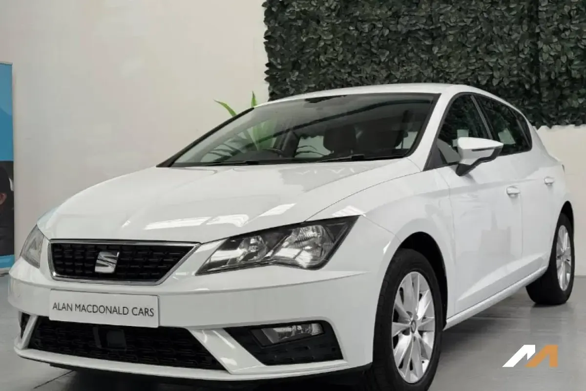 Used Seat Leon SE 130 HP (95 kW) 2019 White Hatchback