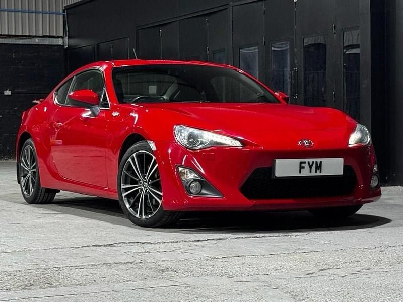 Red Used 2013 Toyota GT86 GT Coupe | £8,995 (Fair price) - Image 1/4