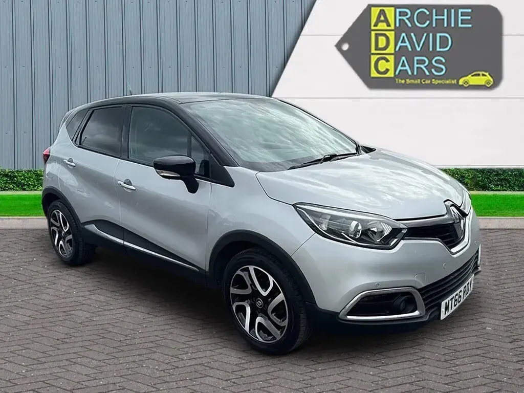 Used Renault Captur Dynamique 90 HP (66 kW) 2016 Silver SUV