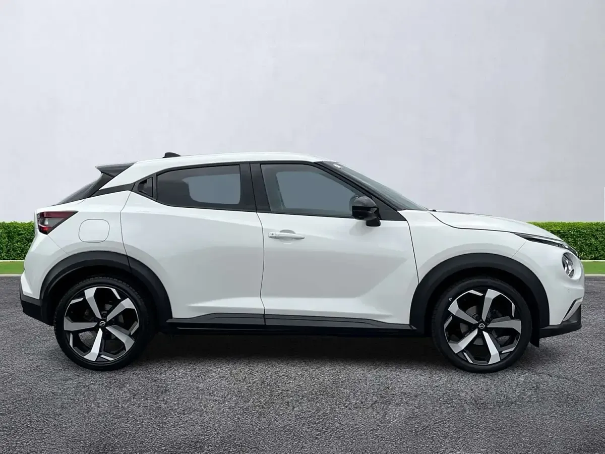 Used Nissan Juke Tekna 2023 White SUV