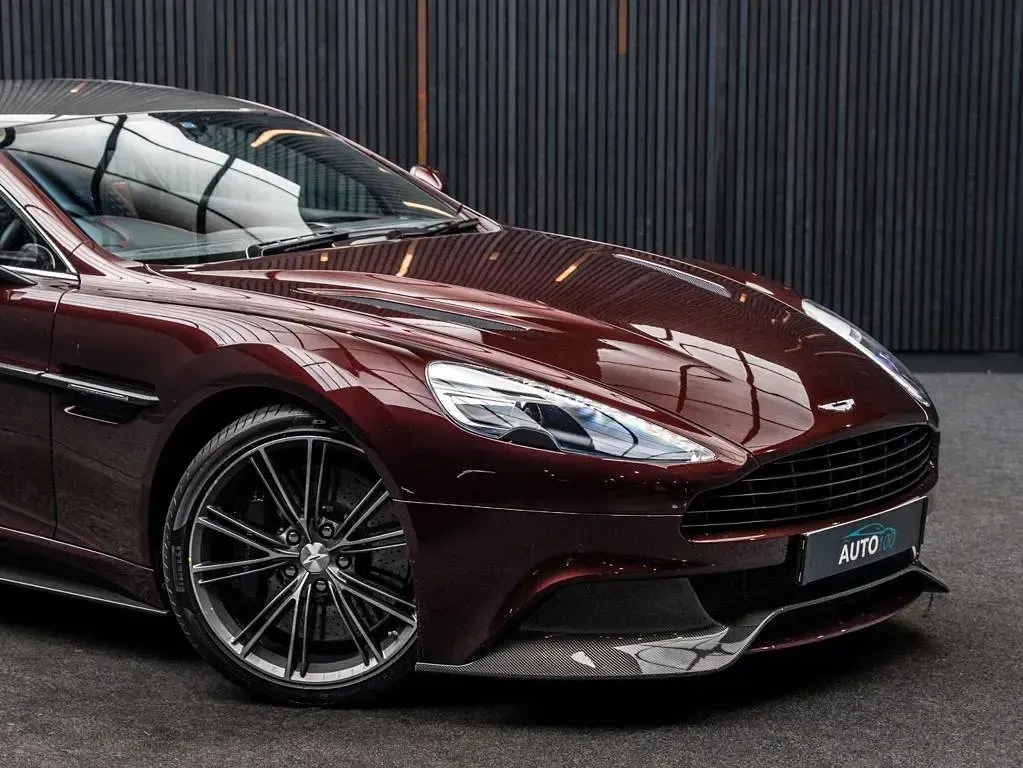 Used Aston Martin Vanquish 565 HP (415 kW) 2015 Red Coupe