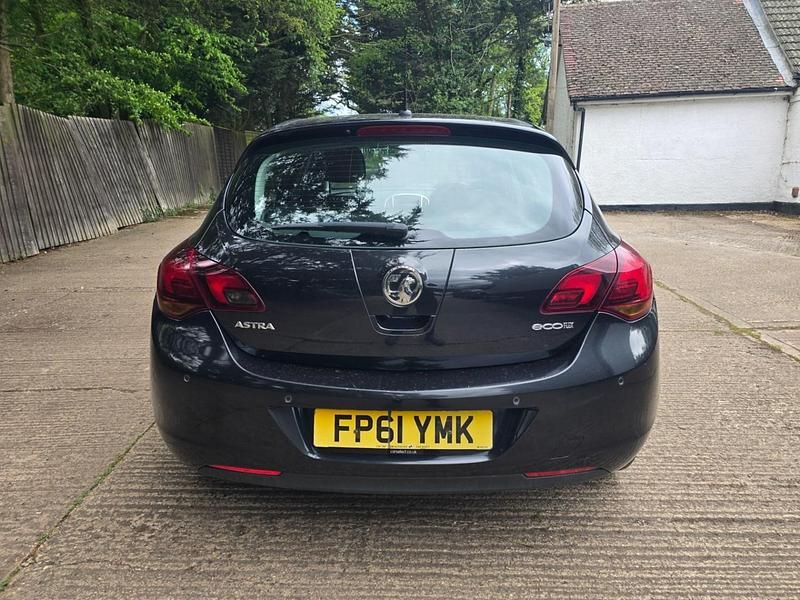 Used Vauxhall Astra SRi 130 HP (95 kW) 2011 Black Hatchback