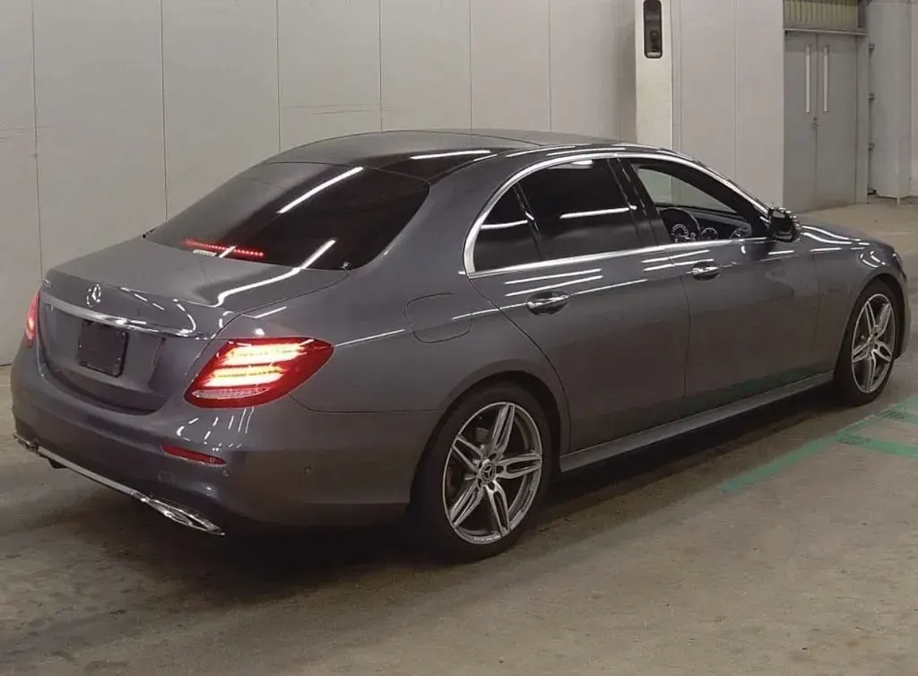 Used Mercedes E220 AMG Line Premium Plus 2017 Silver Sedan