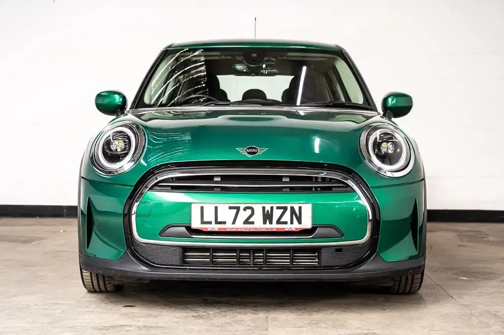 Used Mini Cooper Classic 136 HP (100 kW) 2022 Green Hatchback