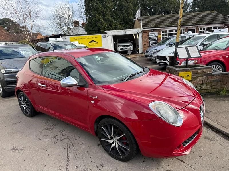 Used Alfa Romeo MiTo 105 HP (77 kW) 2014 Red Hatchback