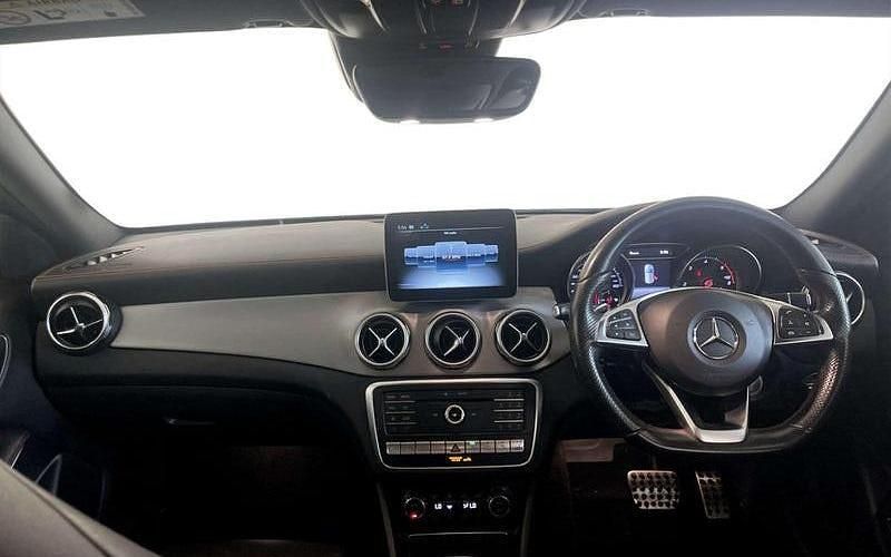 Used Mercedes GLA220 AMG Line Premium 177 HP (130 kW) 2018 Grey SUV