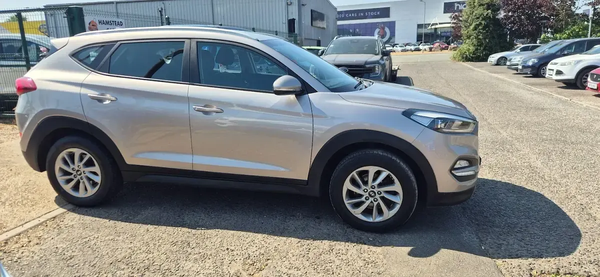 Used Hyundai Tucson SE 2018 Beige SUV