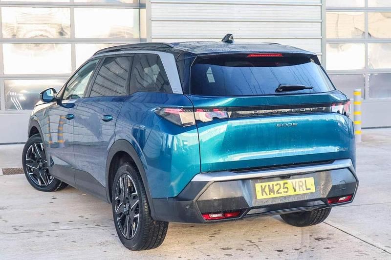 Blue Used 2025 Peugeot 5008 GT MPV | £27,712 (Fair price) - Image 1/4