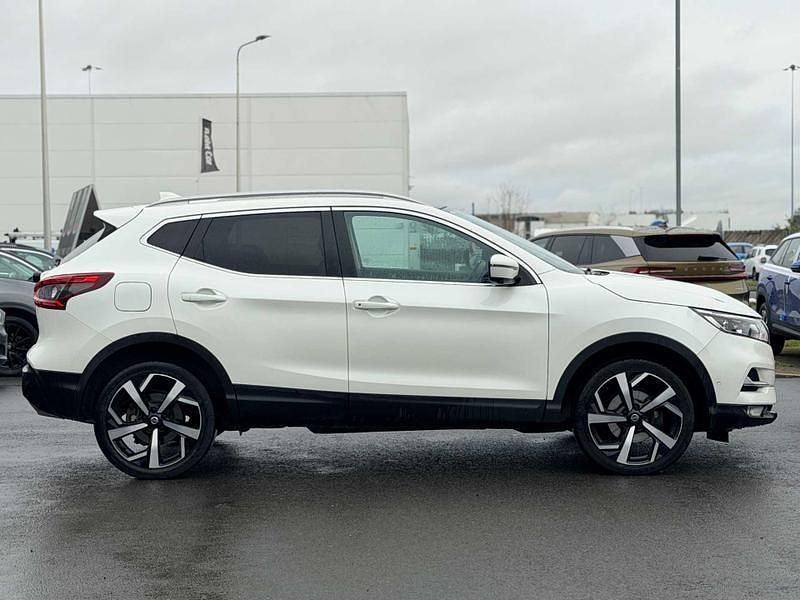 Used Nissan Qashqai Tekna 2019 White SUV