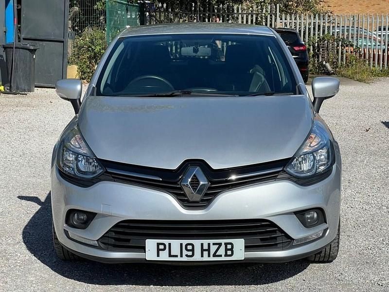Used Renault Clio IV Play 90 HP (66 kW) 2019 Silver Hatchback