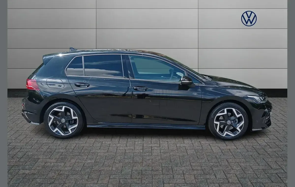 Used VW Golf VIII R-line 147 HP (108 kW) 2025 Black Hatchback