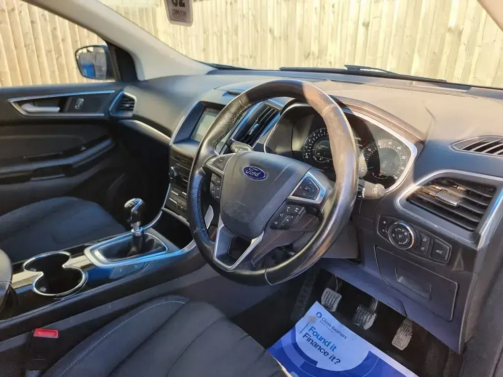 Used Ford Edge Titanium 180 HP (132 kW) 2018 White SUV