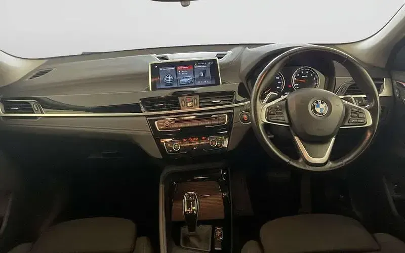 Begagnad BMW X2 Sport Line 192 HK (141 kW) 2020 Svart SUV