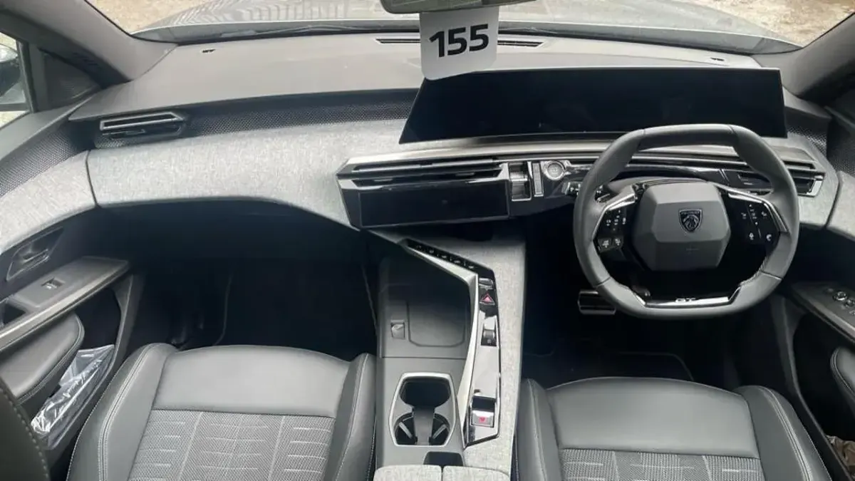 Used Peugeot e-3008 GT 152 kW (207 HP) 2025 Grey SUV