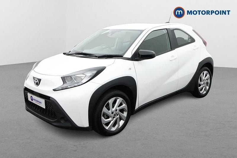 Used Toyota Aygo X PURE 2023 White SUV