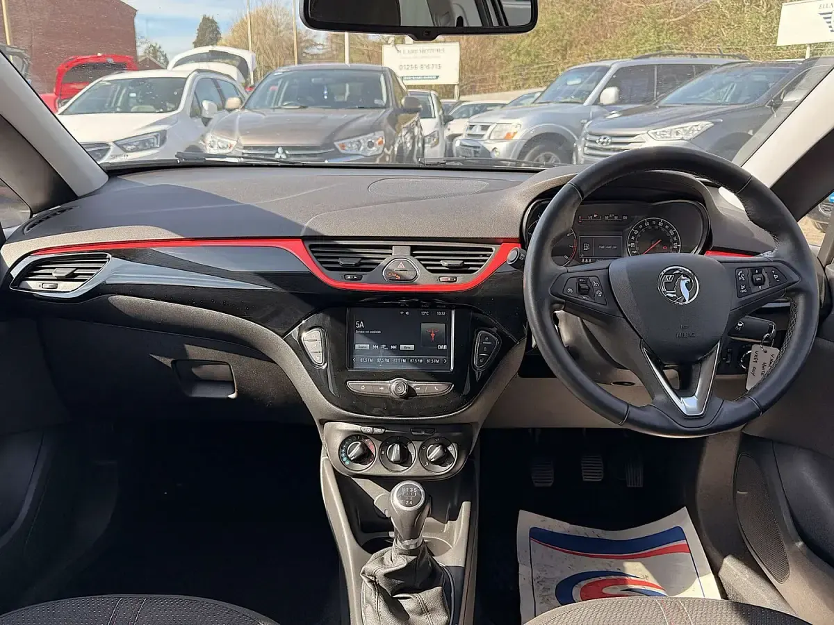Used Vauxhall Corsa 75 HP (55 kW) 2019 White Hatchback