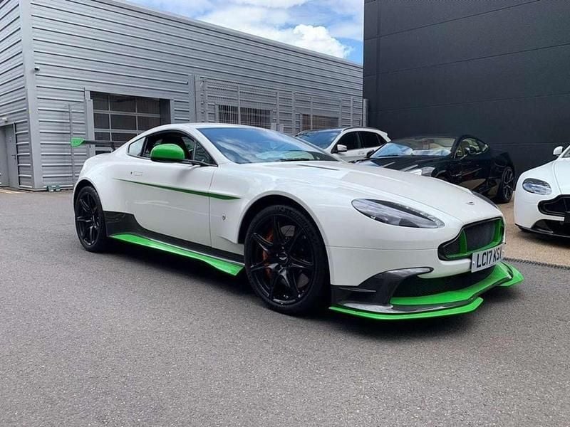 Used Aston Martin V8 Vantage 446 HP (328 kW) 2017 White Coupe