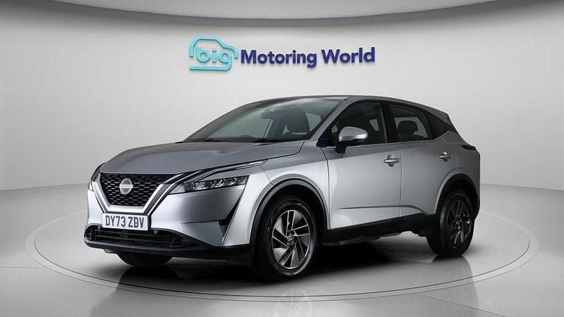 Used Nissan Qashqai Acenta Premium 158 HP (116 kW) 2023 Silver SUV