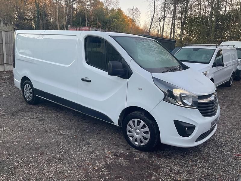 White Used 2018 Vauxhall Vivaro Sportive Van | £9,495 (Fair price) - Image 1/4