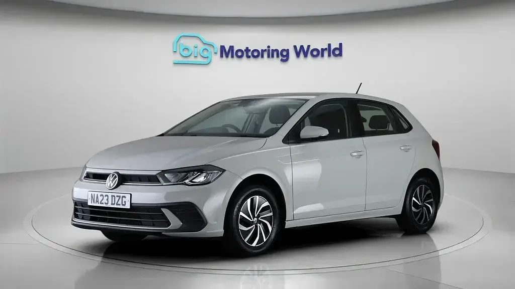 Usado VW Polo S 80 HP (58 kW) 2023 Cinzento Citadino