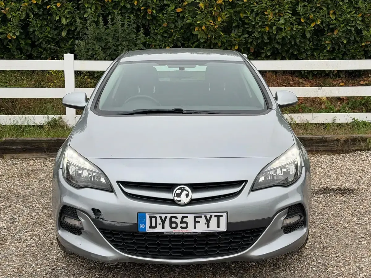 Used Vauxhall Astra 115 HP (84 kW) 2015 Silver Hatchback