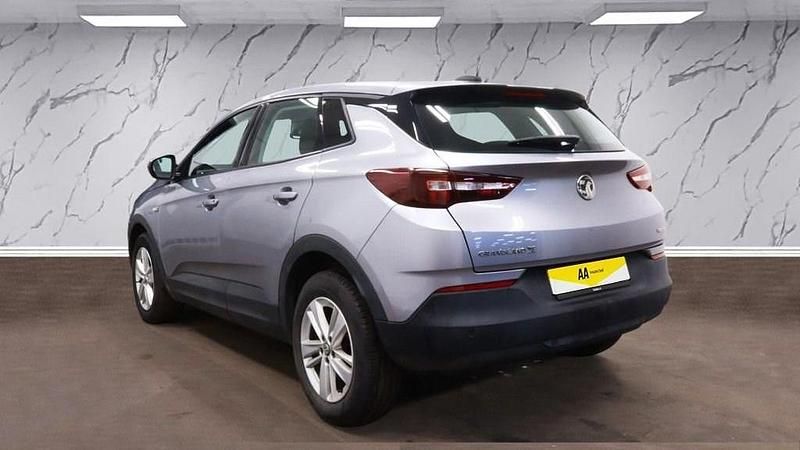 Used Vauxhall Grandland X S 130 HP (95 kW) 2018 Grey SUV
