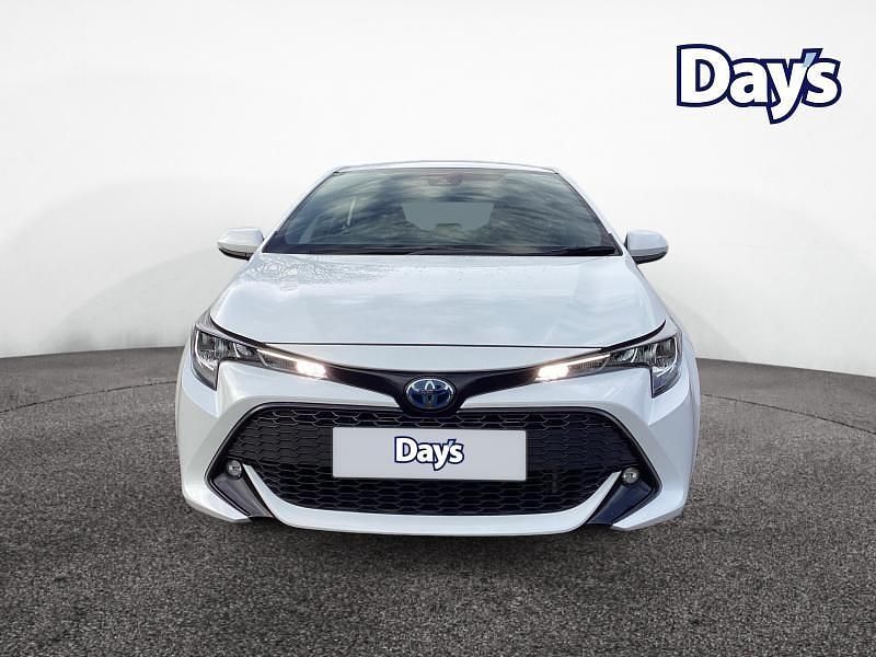 Used Toyota Corolla 184 HP (135 kW) 2022 White Hatchback