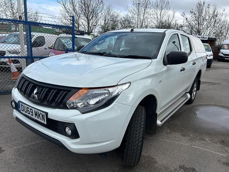 Used Mitsubishi L200 181 HP (133 kW) 2019 White Pickup