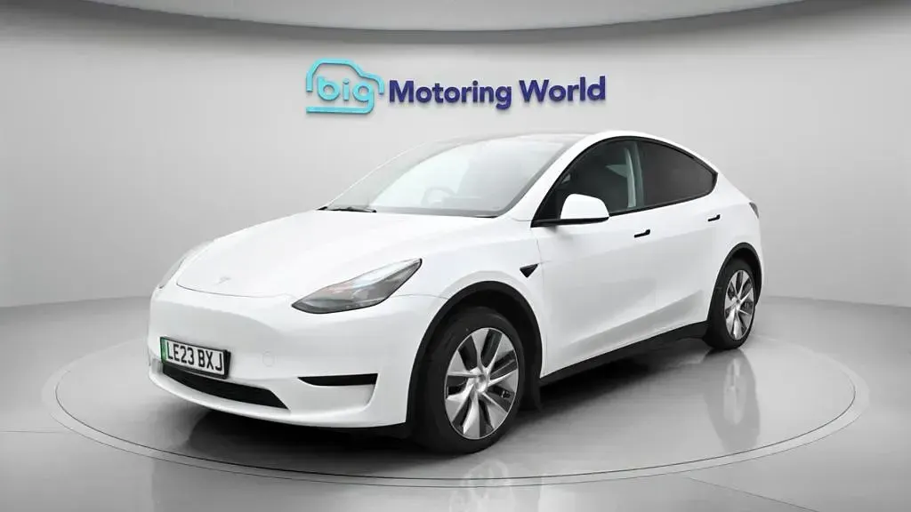 Used Tesla Model Y Standard Range 254 kW (346 HP) 2023 White SUV