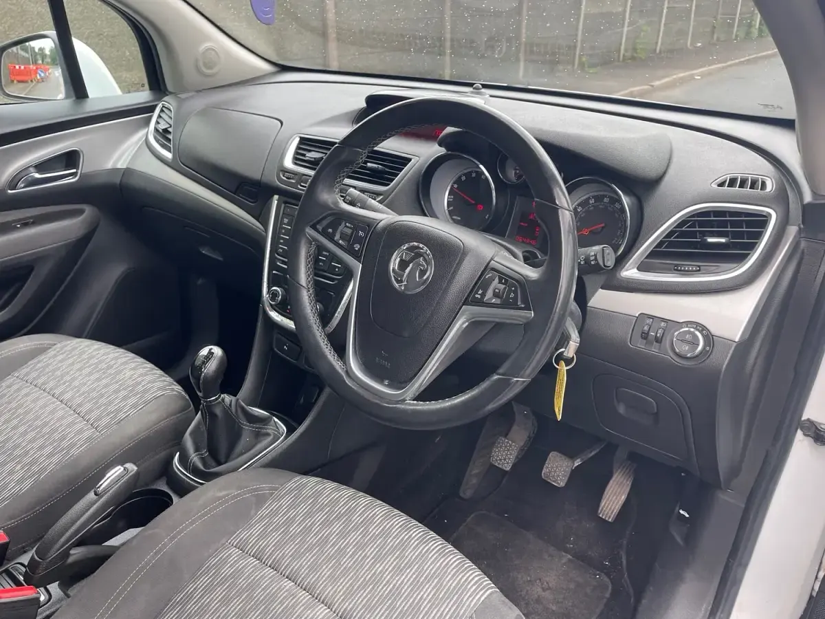 Second-hand Vauxhall Mokka 140 CP (102 kW) 2016 Alb SUV