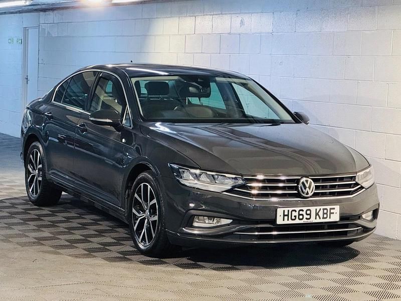Grey Used 2020 VW Passat SEL Sedan | £6,989 (Fair price) - Image 1/4
