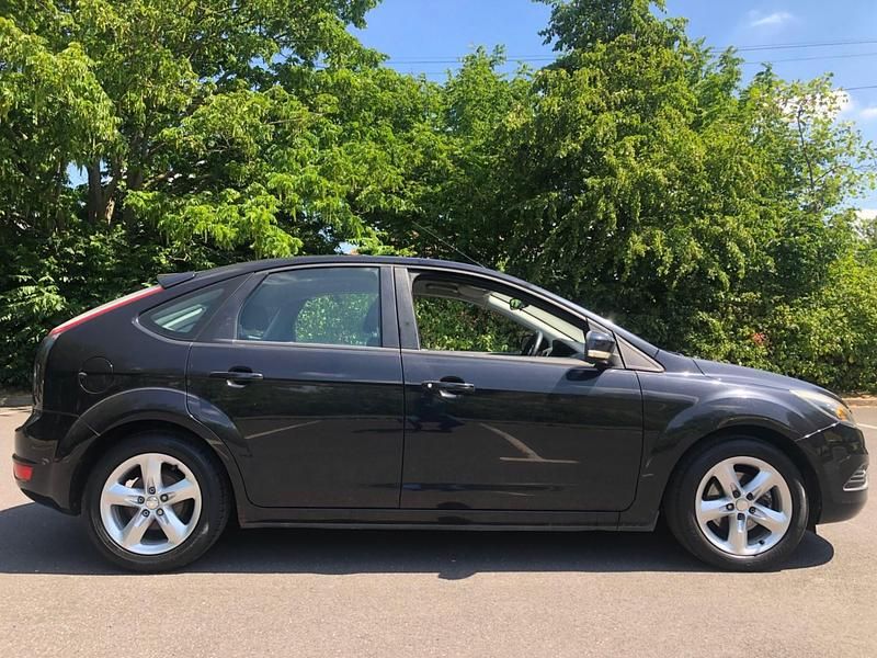 Black Used 2008 Ford Focus Zetec Hatchback | £1,299 (Good price) - Image 1/4