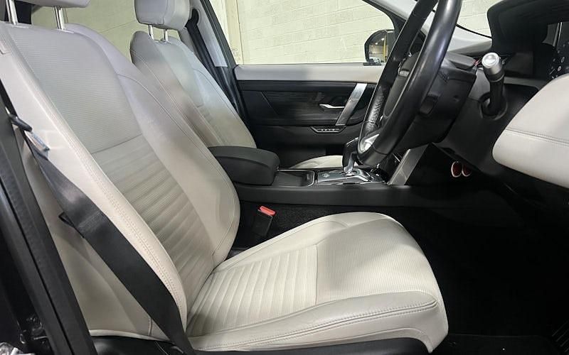 Used Land Rover Discovery Sport SE 200 HP (147 kW) 2020 SUV