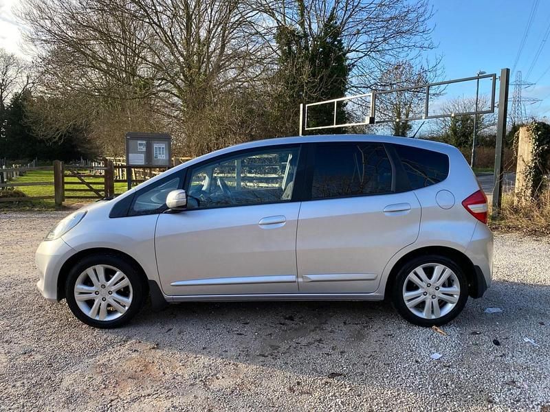 Used Honda Jazz ES 2014 Silver Hatchback